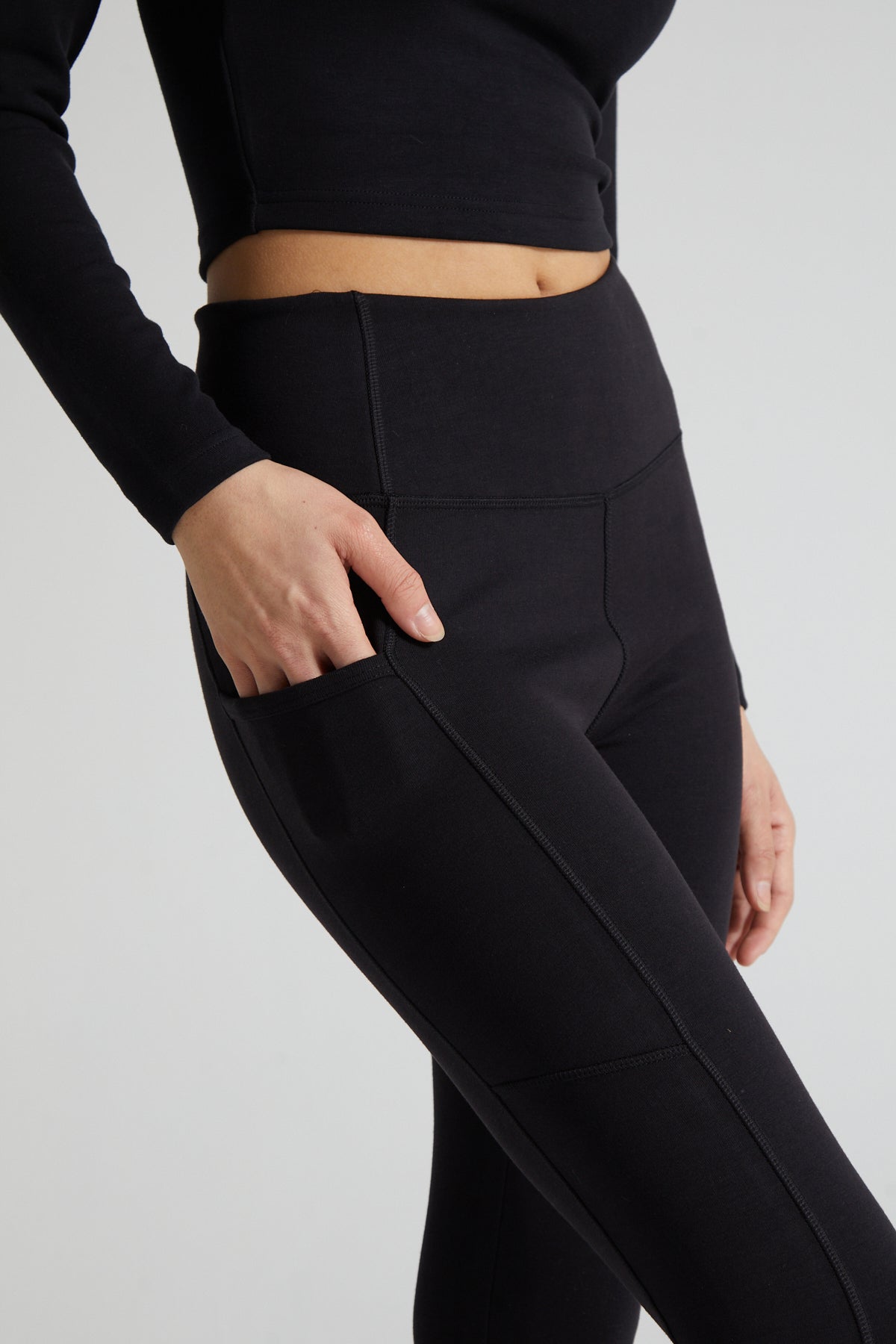 Contour Leggings- Jet Black